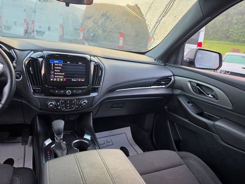 Used 2023 Chevrolet Traverse LT w/ Midnight/Sport Edition AWD/4WD image 17