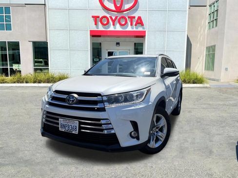 Used 2019 Toyota Highlander Limited AWD/4WD image 4