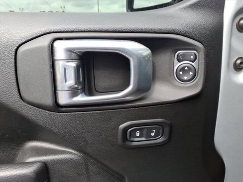 Used 2022 Jeep Wrangler Unlimited Sport image 6