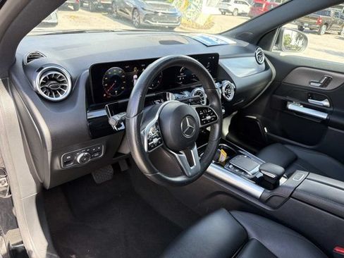 Used 2023 Mercedes-Benz GLA 250 w/ Premium Package image 11
