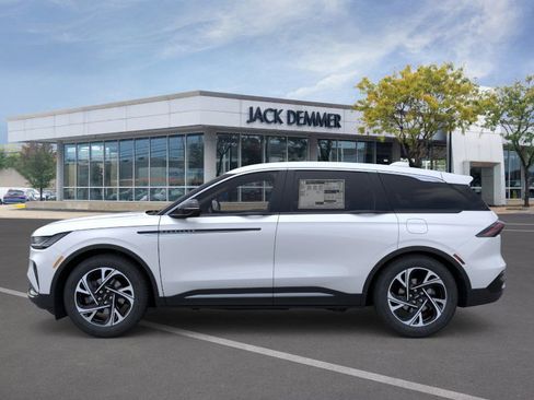 New 2026 Lincoln Nautilus Premier AWD/4WD image 3