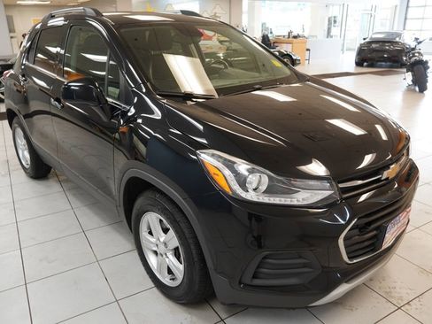 Used 2018 Chevrolet Trax LT w/ LT Convenience Package FWD image 14
