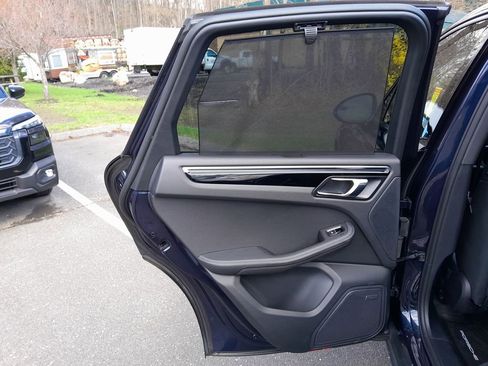 Used 2022 Porsche Macan image 29