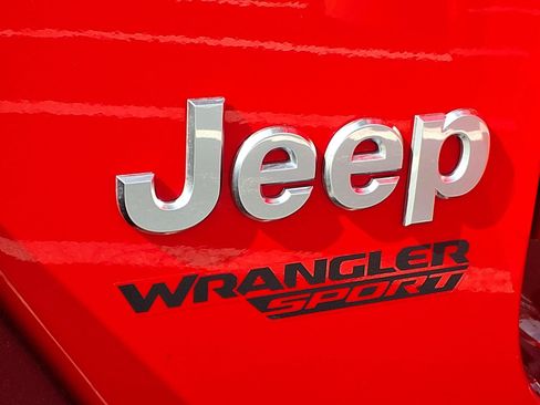 Used 2019 Jeep Wrangler Sport AWD/4WD image 21