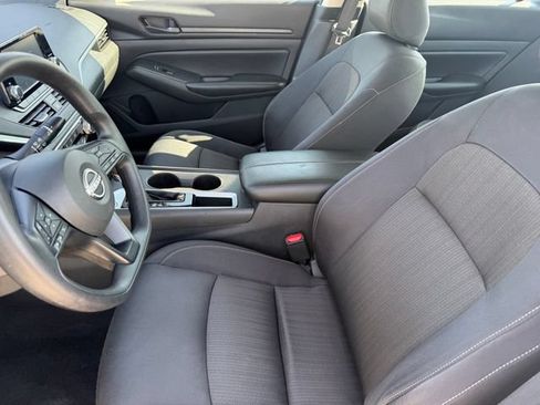 Used 2024 Nissan Altima 2.5 S FWD image 6