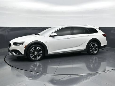 Used 2018 Buick Regal Essence w/ Driver Confidence Package #1 AWD/4WD image 6
