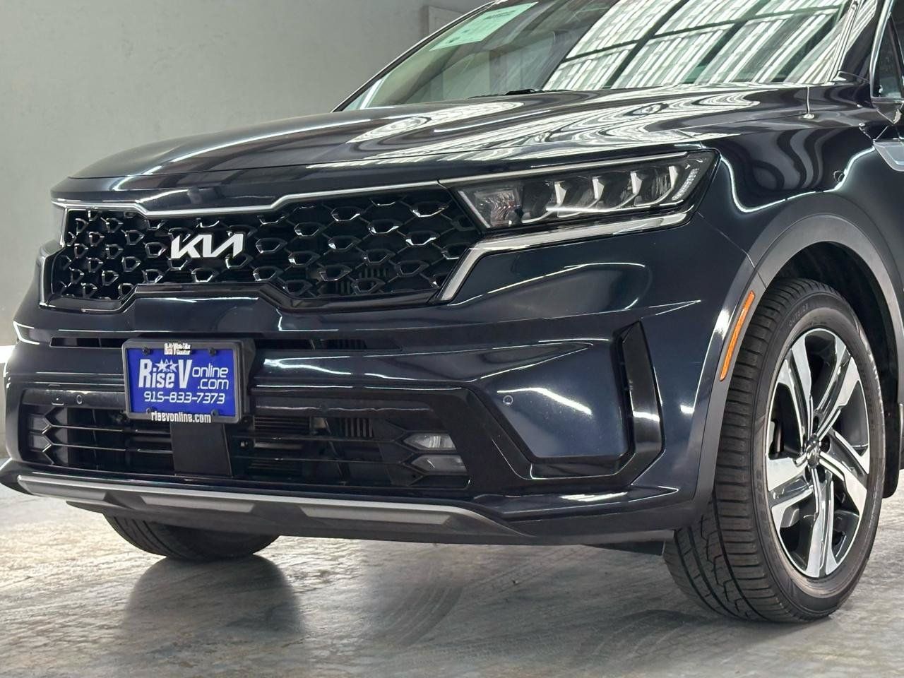 Used 2024 Kia Sorento EX AWD/4WD image 4