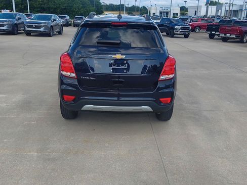 Used 2022 Chevrolet Trax LT w/ LT Convenience Package AWD/4WD image 12