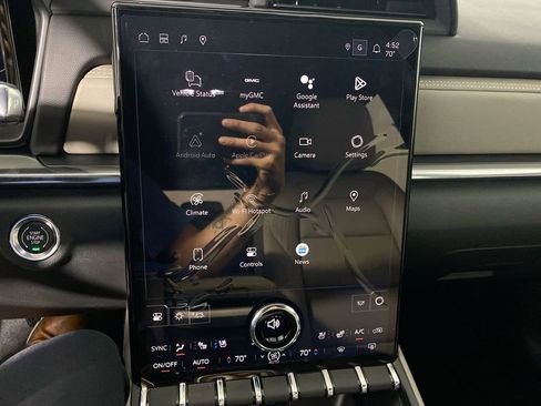 Used 2026 GMC Terrain Elevation w/ Elevation Premium Package image 16