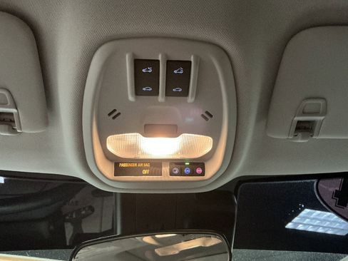 Used 2024 Chevrolet Trax ACTIV w/ Sunroof Package FWD image 19