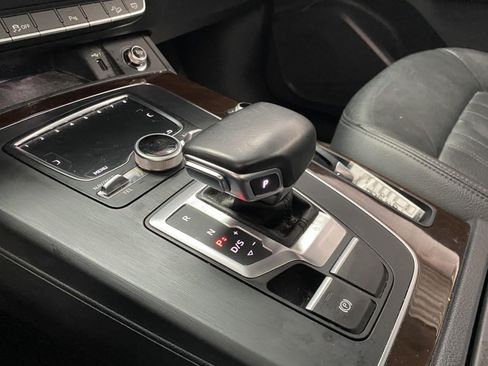 Used 2018 Audi Q5 2.0T Premium Plus w/ Premium Plus Package AWD/4WD image 24