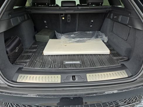 Used 2025 Land Rover Range Rover Velar Dynamic SE AWD/4WD image 9