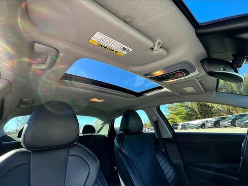 Used 2022 Hyundai Elantra Limited image 22