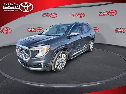 Used 2022 GMC Terrain Denali w/ Denali Premium Package AWD/4WD image 4