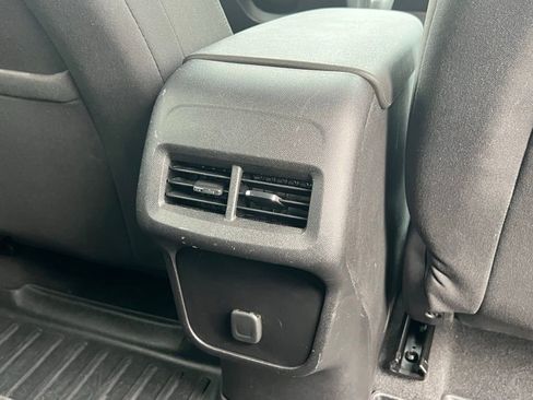 Used 2018 Chevrolet Equinox LT image 23