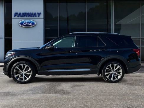 Certified 2025 Ford Explorer Platinum w/ Ultimate Package image 7