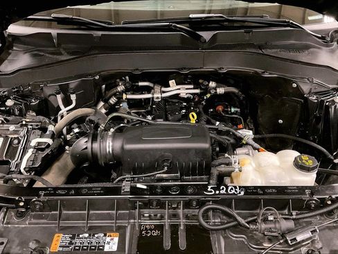 Certified 2022 Ford Explorer XLT w/ Equipment Group 202A image 10