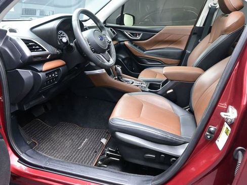 Used 2022 Subaru Forester Touring image 17