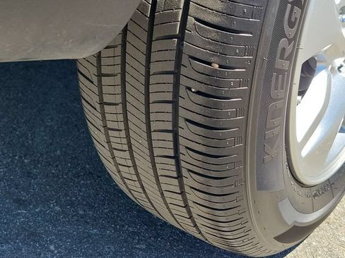 Used 2026 Hyundai Venue SE FWD image 29