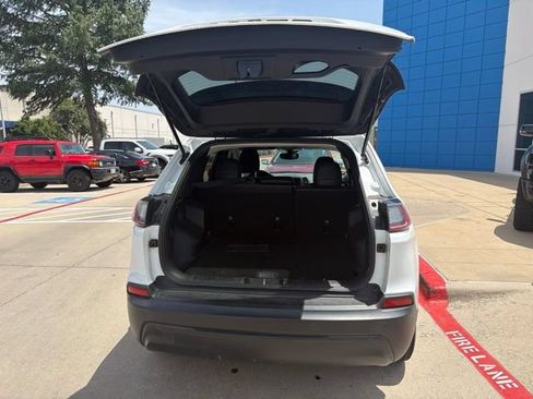 Used 2021 Jeep Cherokee Latitude Plus FWD image 5