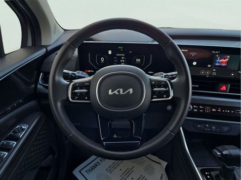 Used 2025 Kia Carnival SX w/ SX Dark Edition Package FWD image 18