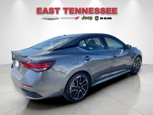 Used 2025 Nissan Sentra SR w/ SR Premium Package image 3