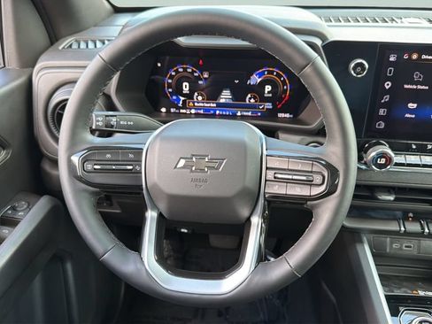 Used 2025 Chevrolet Colorado Trail Boss AWD/4WD image 17