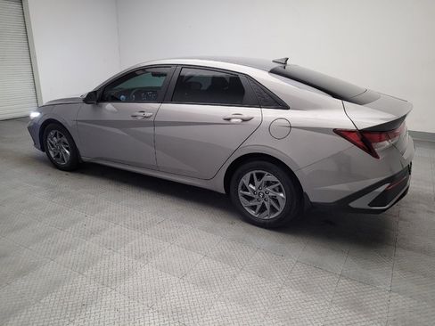 Used 2024 Hyundai Elantra SEL FWD image 3