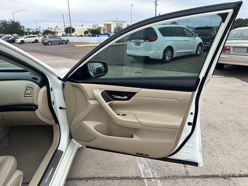Used 2014 Nissan Altima 3.5 SL w/ Technology Package image 32