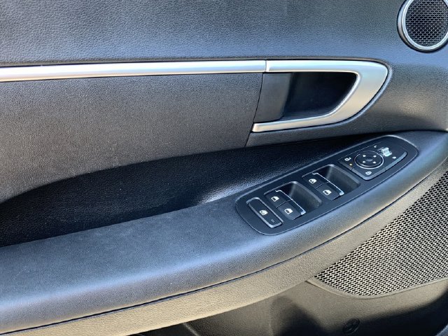 Used 2025 Hyundai Sonata SE FWD image 17