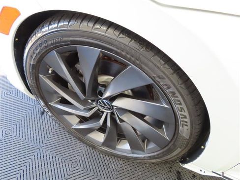 Used 2023 Volkswagen Arteon SEL w/ Arteon MDO Package image 6