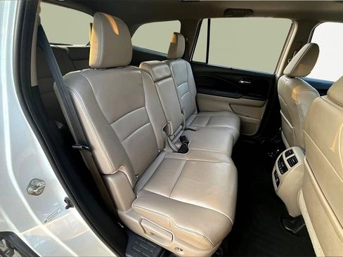 Used 2016 Honda Pilot Touring image 27