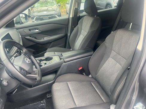 Used 2025 Nissan Rogue SV image 23