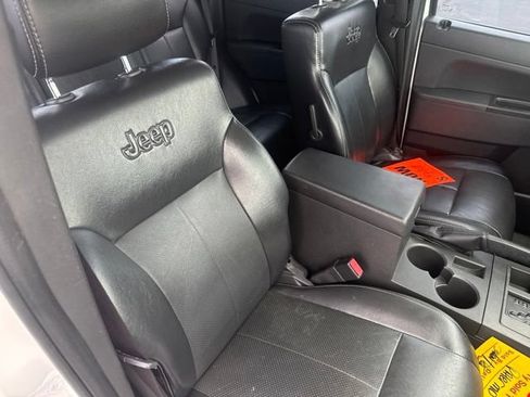 Used 2012 Jeep Liberty Sport w/ Comfort Seating Group AWD/4WD image 14