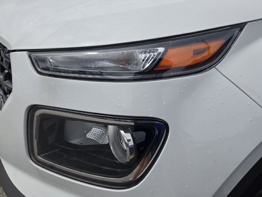 Used 2024 Hyundai Venue SEL FWD image 11