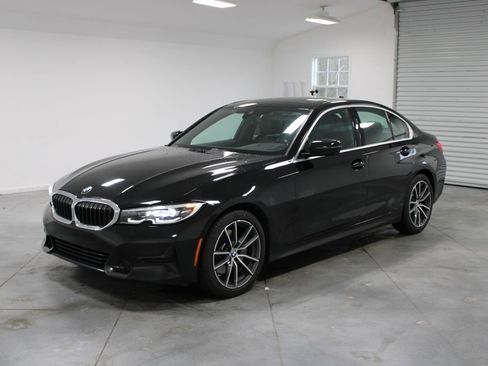 Used 2019 BMW 330i Sedan w/ Convenience Package image 4