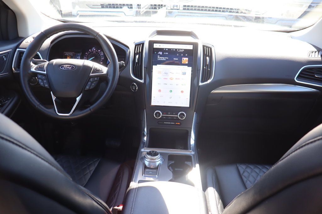 Used 2023 Ford Edge Titanium AWD/4WD image 23