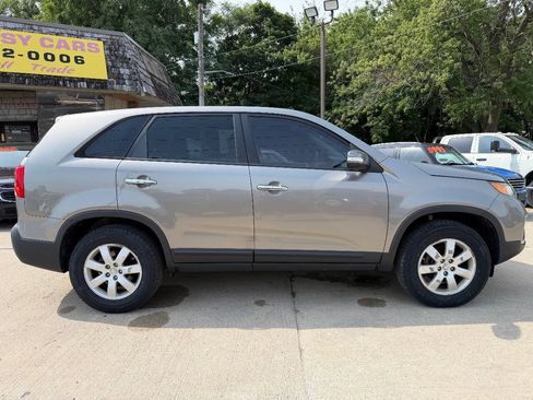 Used 2011 Kia Sorento 2WD image 8