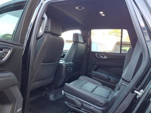 Used 2022 Chevrolet Tahoe LT w/ Luxury Package AWD/4WD image 18