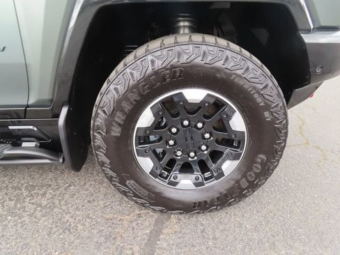 Used 2024 GMC Hummer EV 3X w/ Extreme Off-Road Package AWD/4WD image 10