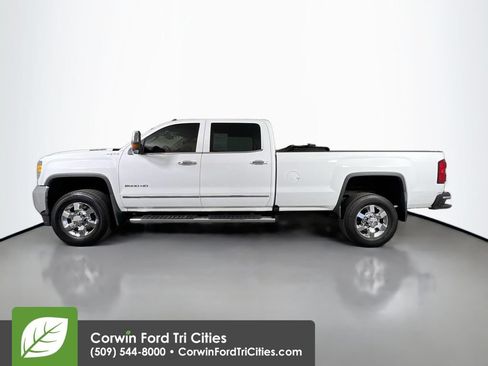 Used 2017 GMC Sierra 2500 SLT w/ Duramax Plus Package AWD/4WD image 6