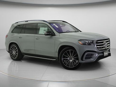 New 2026 Mercedes-Benz GLS 580 4MATIC image 1