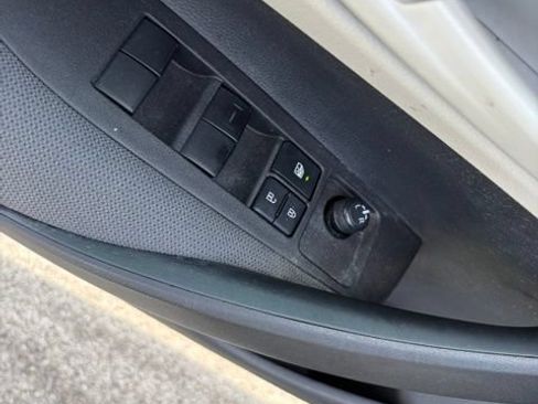 Used 2025 Toyota Corolla LE FWD image 16