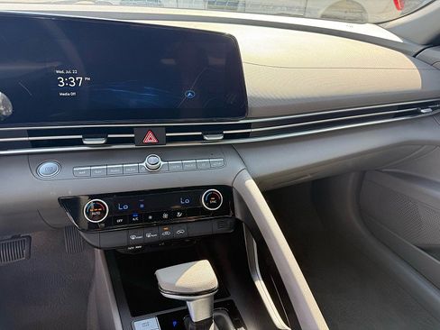 Used 2024 Hyundai Elantra SEL FWD image 21