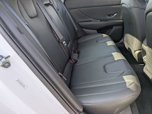 Certified 2024 Hyundai Elantra Limited image 17