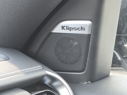 New 2025 Nissan Armada SL w/ Captain's Chari Seat Package image 7