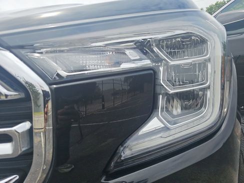 Used 2023 GMC Terrain SLT AWD/4WD image 32