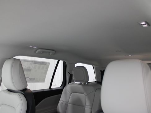 New 2026 Lincoln Aviator 2WD image 25