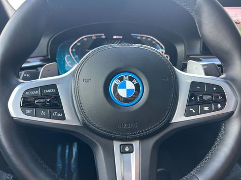 Used 2022 BMW 530e 530e iPerformance w/ M Sport Package image 24