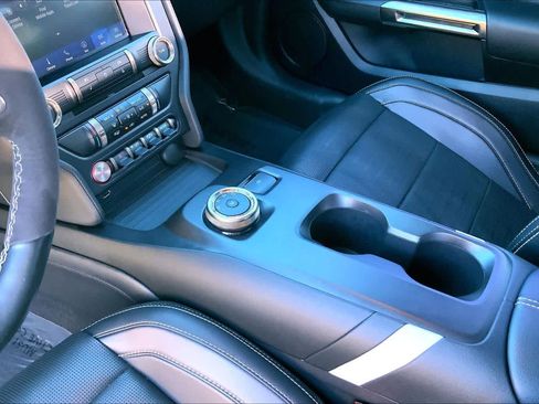 Used 2022 Ford Mustang Shelby GT500 w/ Carbon Fiber Track Pack image 16